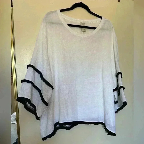 NWT White Top with Black Fringe Detail - Picture 1 of 5